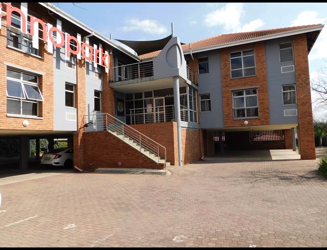 181M² OFFICE TO LET IN FERNDALE